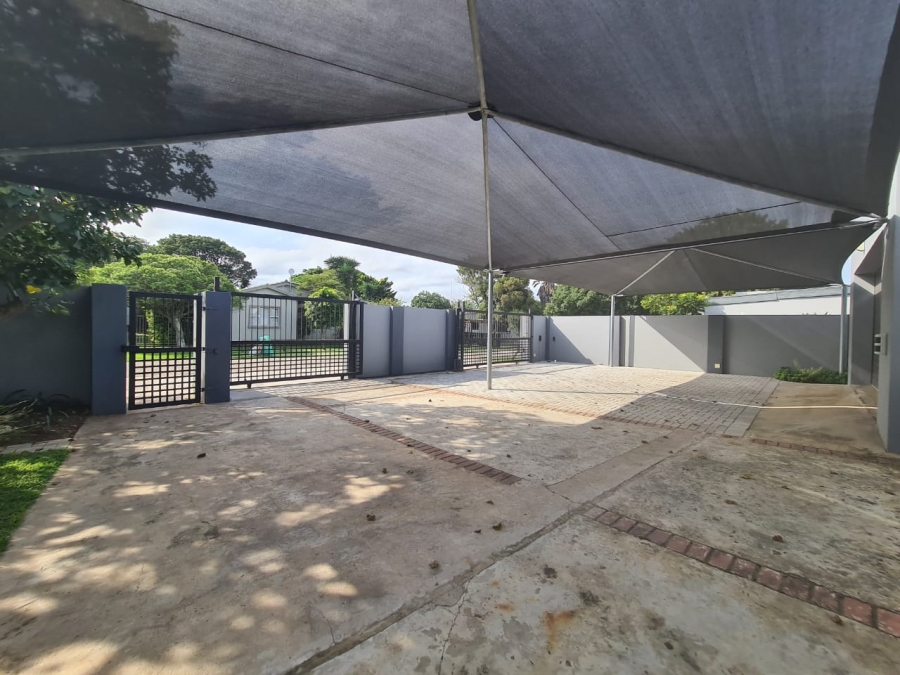 5 Bedroom Property for Sale in Kenton On Sea Eastern Cape